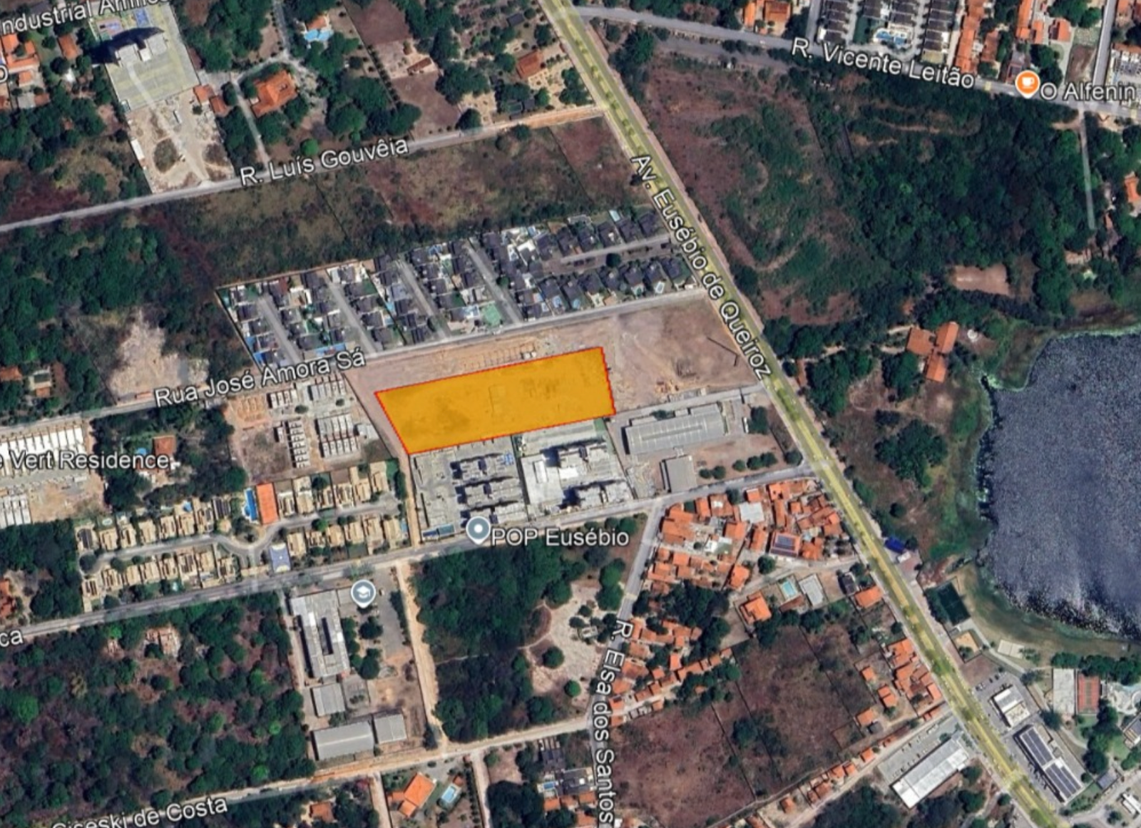 Terreno Espetacular no Eusébio: 9.214m² Murado e Pronto para seu Projeto